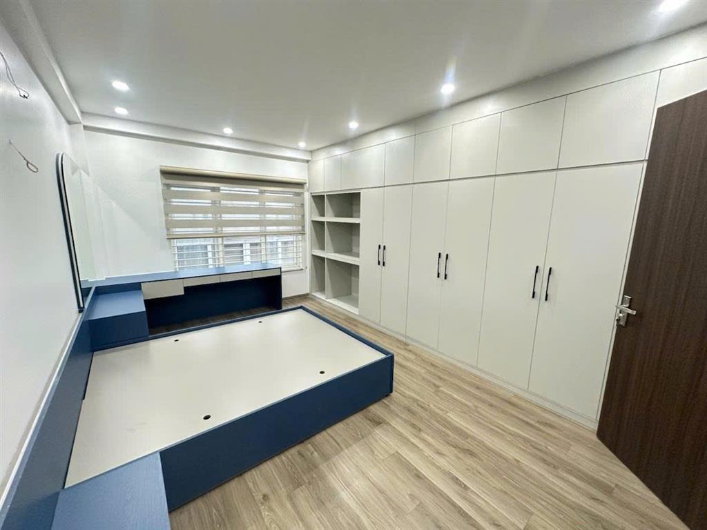 Bán nhà Nguyễn Văn Cừ 65m 5 tầng MT4m phân lô ô tô tránh nhỉnh 24 tỷ