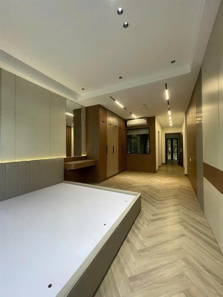 Bán nhà Nguyễn Văn Linh 50m 6 tầng phân lô kinh doanh ô tô tránh nhỉnh 17 tỷ