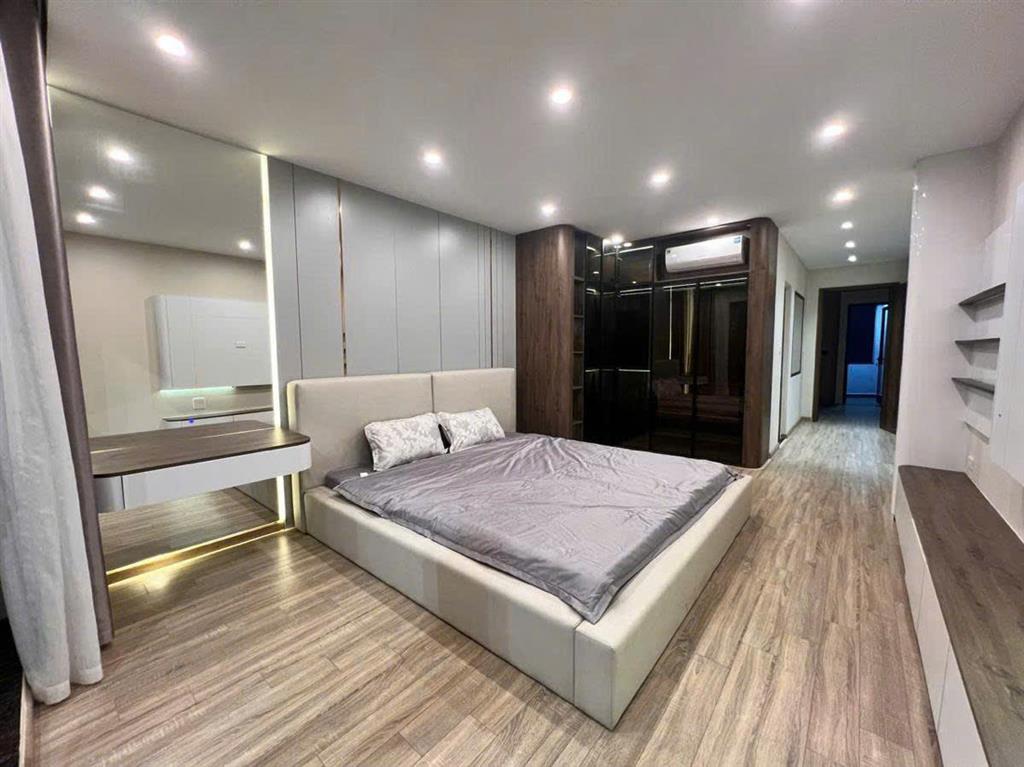 Bán nhà Bát Khối 56m 7 tầng MT4.3m phân lô ô tô 2 mặt ngõ chưa tới 20 tỷ