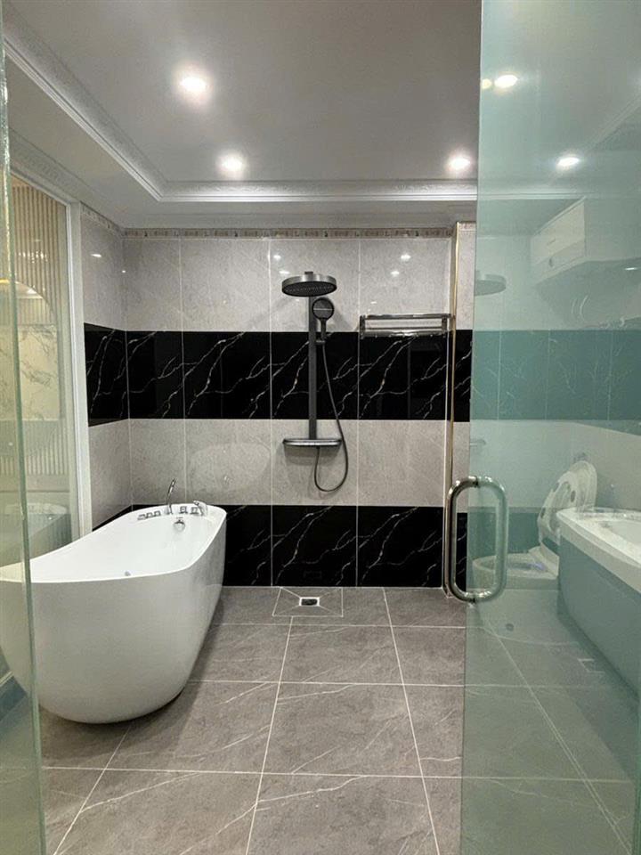Bán nhà Nguyễn Văn Linh 65m 7 tầng MT5m thang máy gara ô tô nhỉnh 19 tỷ