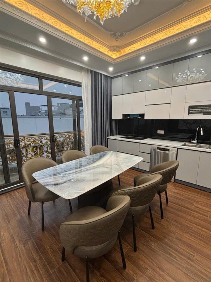 Bán nhà Nguyễn Văn Linh 65m 7 tầng MT5m thang máy gara ô tô nhỉnh 19 tỷ