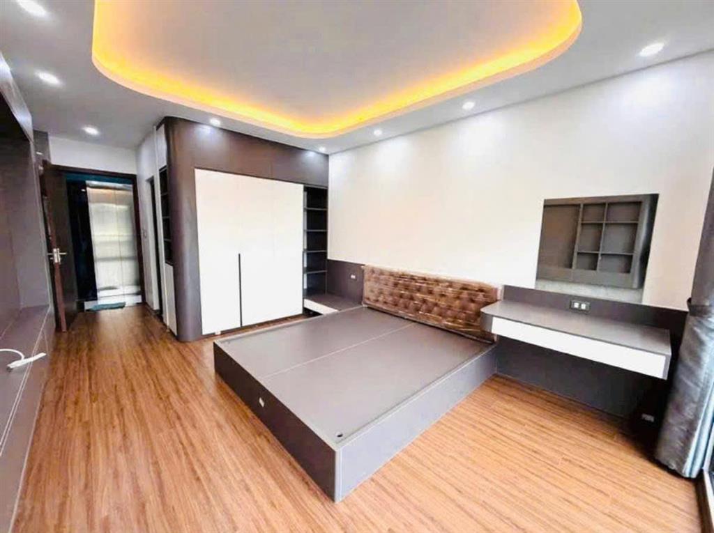 Bán nhà Nguyễn Văn Linh 35m 6 tầng kinh doanh ô tô tránh nhỉnh 11 tỷ