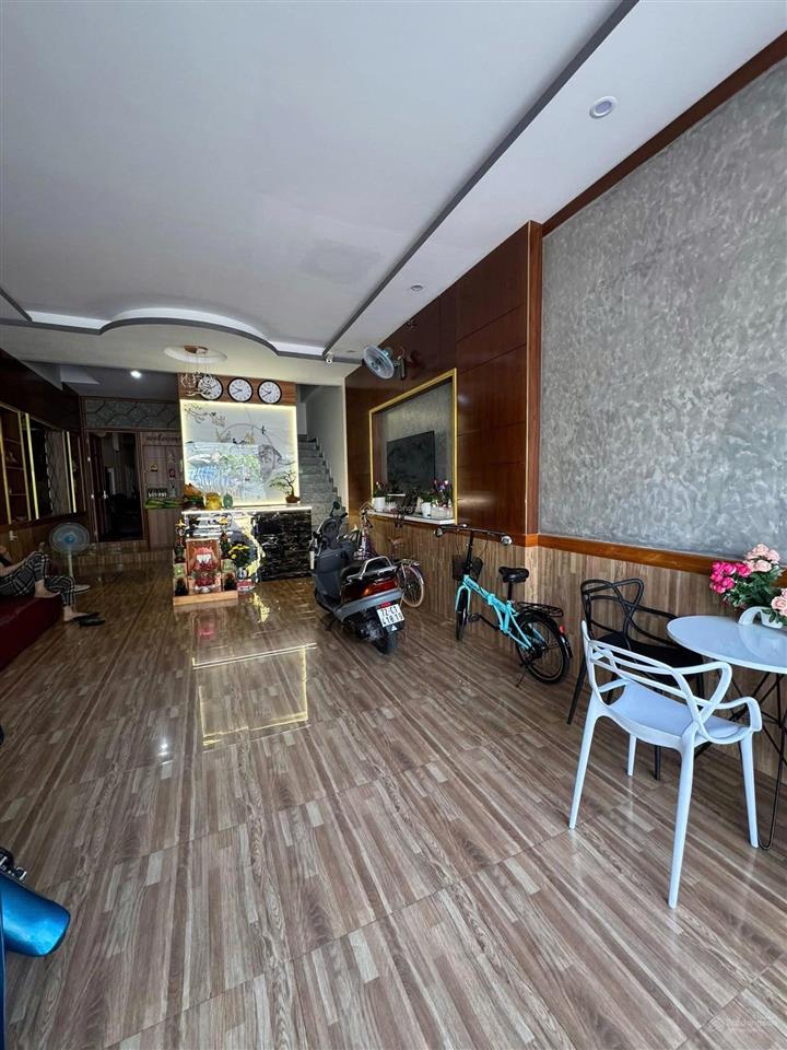 Bán khách sạn 1 trệt 4 lầu đinh tiên hoàng  105m (5x20m)  đường 13m  tây nam  giá 24,5 tỷ (tl)