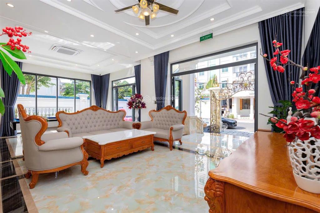 Ngộp! giảm gấp 10 tỷ  biệt thự đẳng cấp cách biển bãi sau chỉ 200m  thu nhập 90 triệu/tháng
