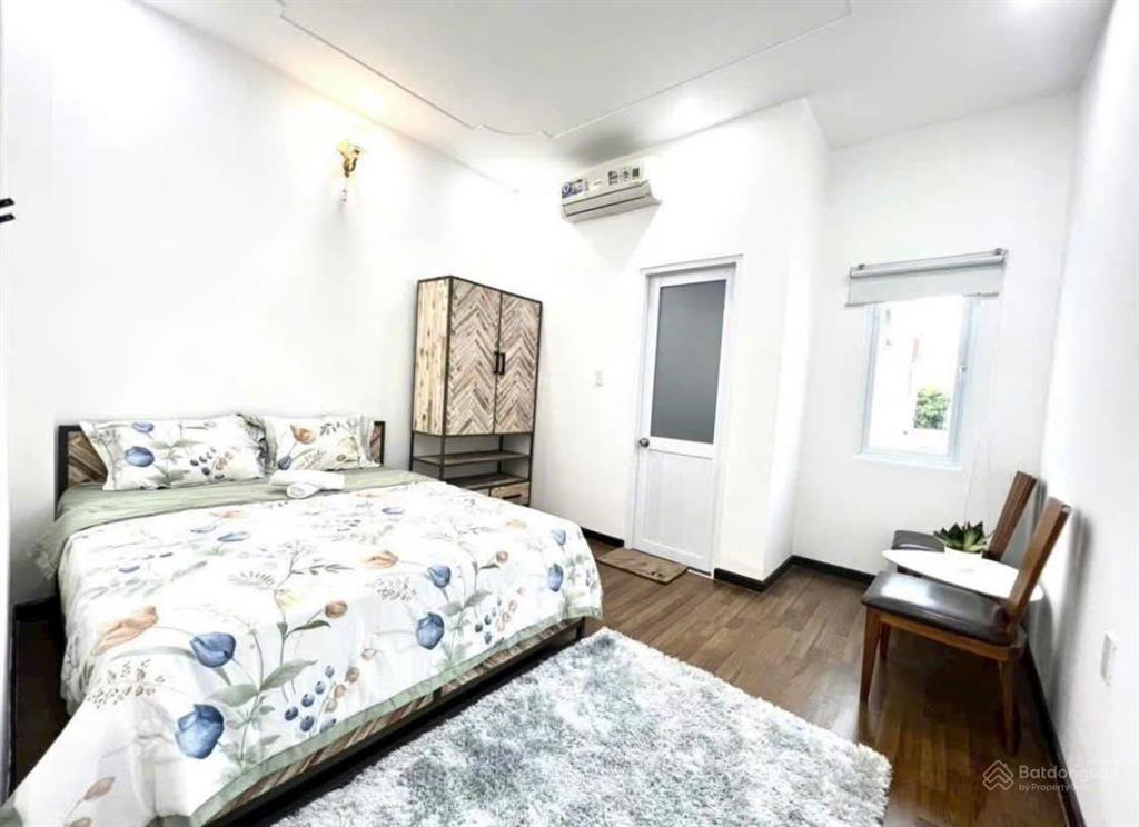 Cho thuê nhà 1 trệt 2 lầu, hẻm ô tô, phan chu trinh  gần biển  full nội thất đẹp