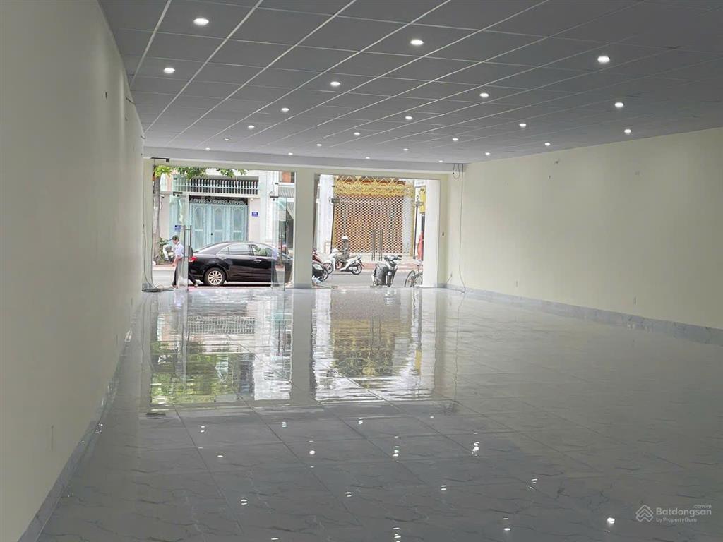 Cho thuê mặt bằng nguyễn văn trỗi  ngang 8m  320m2  showroom đẹp  giá tốt