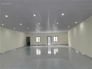 Cho thuê mặt bằng nguyễn văn trỗi  ngang 8m  320m2  showroom đẹp  giá tốt