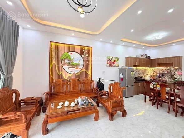 Bán căn nhà mới tinh 2 tầng, bãi trước vũng tàu, nội thất đẹp, ngang 5m, chỉ 4,5 tỷ