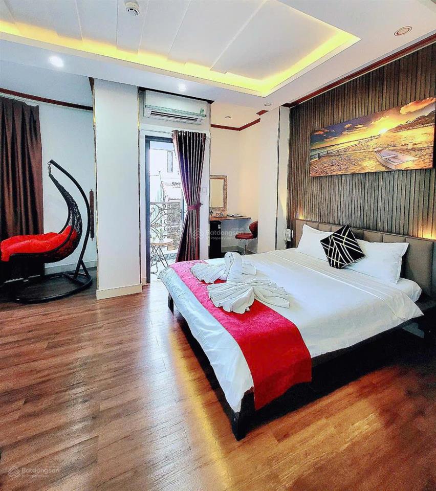 Sang khách sạn khu á châu 25 phòng lô góc giá 70 triệu/tháng