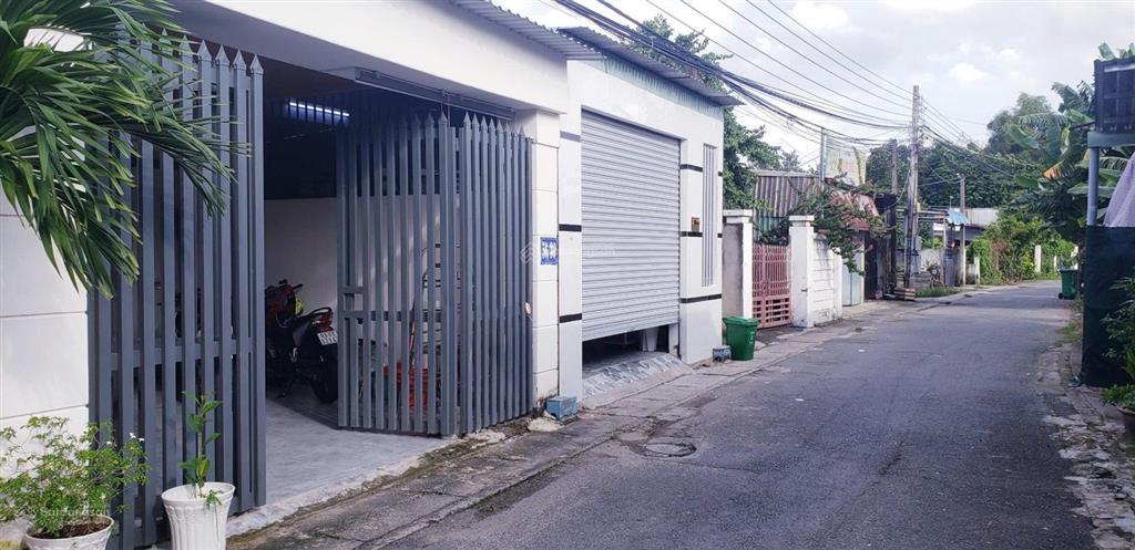 Chính chủ cần bán căn nhà cấp 4 100m2 full thổ cư sát bên đh bình dương.