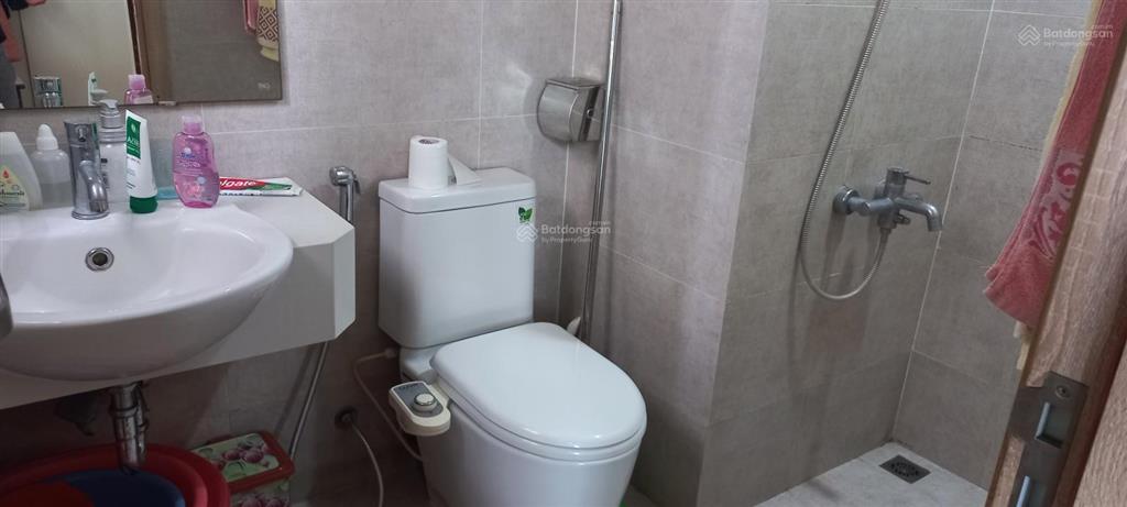 Cho thuê căn hộ chung cư, vào ở luôn. nội thất đầy đủ