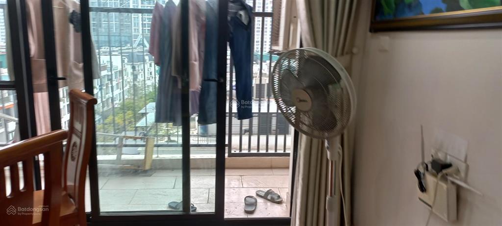 Cho thuê căn hộ chung cư, vào ở luôn. nội thất đầy đủ