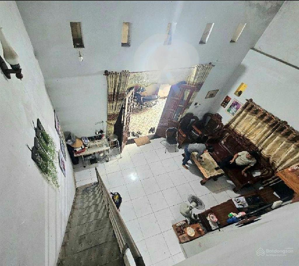 Nhà 1 lầu 2 phòng ngủ, 2wc, 60m2 ngang 5.6m nở hậu bên hông trường 3 cấp dĩ an chợ dĩ an chỉ 2.8 tỷ