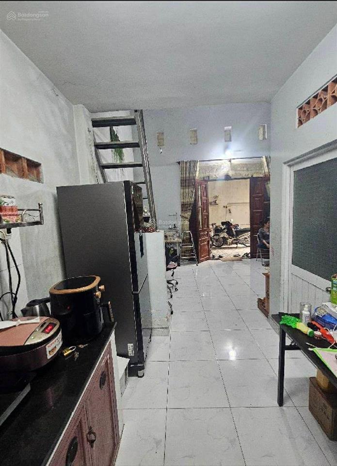 Nhà 1 lầu 2 phòng ngủ, 2wc, 60m2 ngang 5.6m nở hậu bên hông trường 3 cấp dĩ an chợ dĩ an chỉ 2.8 tỷ