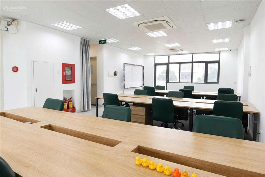 Cho thuê văn phòng full nội thất như ảnh tại mặt tiền đường trương văn bang, quận 2 cũ