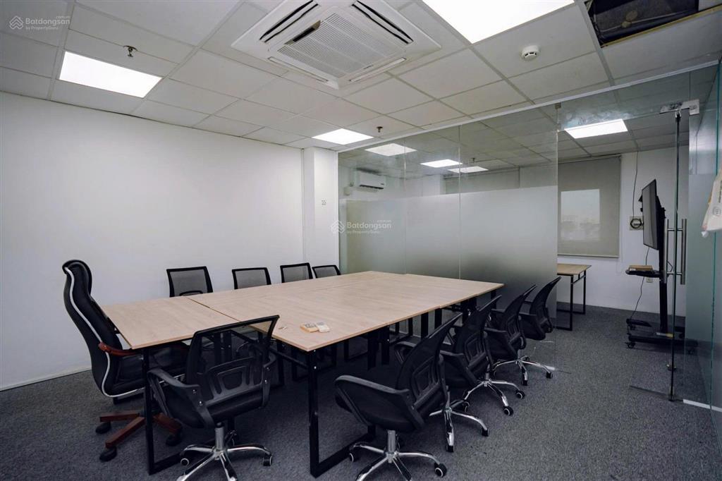 Chính chủ cho thuê văn phòng mặt tiền phan xích long  phú nhuận