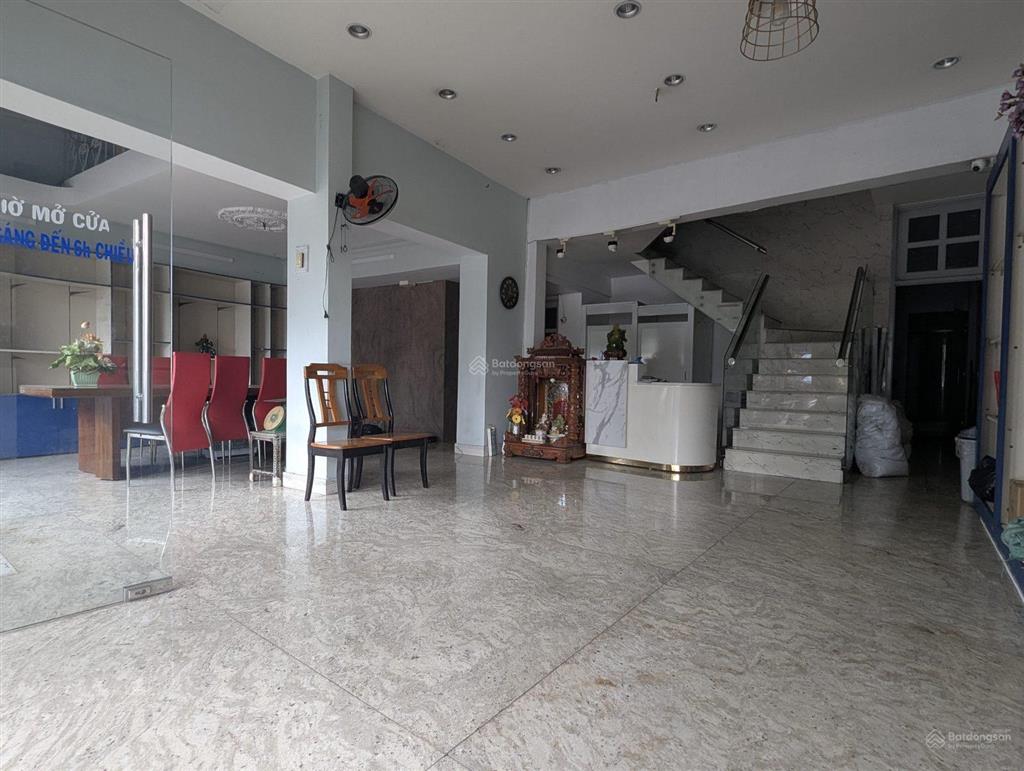 Mặt tiền thuận kiều ngay bệnh viện chợ rẫy 108,3 m² đất 558,8 m² sàn 14 phòng khép kín 2 sổ hồng