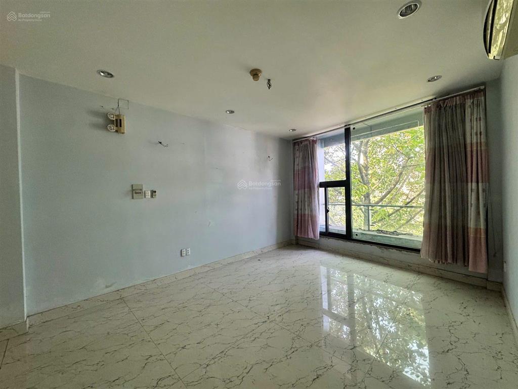 Mặt tiền thuận kiều ngay bệnh viện chợ rẫy 108,3 m² đất 558,8 m² sàn 14 phòng khép kín 2 sổ hồng