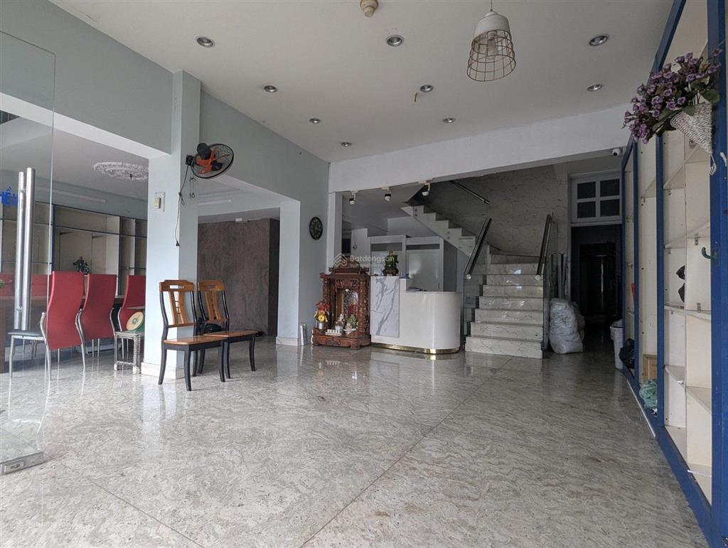 Mặt tiền thuận kiều ngay bệnh viện chợ rẫy 108,3 m² đất 558,8 m² sàn 14 phòng khép kín 2 sổ hồng