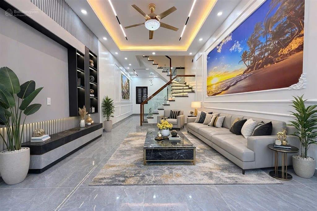 Dãy căn 3 nhà siêu đẹp tại phố nguyễn hữu tuệ