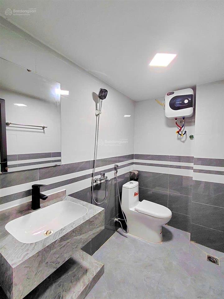 Dãy căn 3 nhà siêu đẹp tại phố nguyễn hữu tuệ