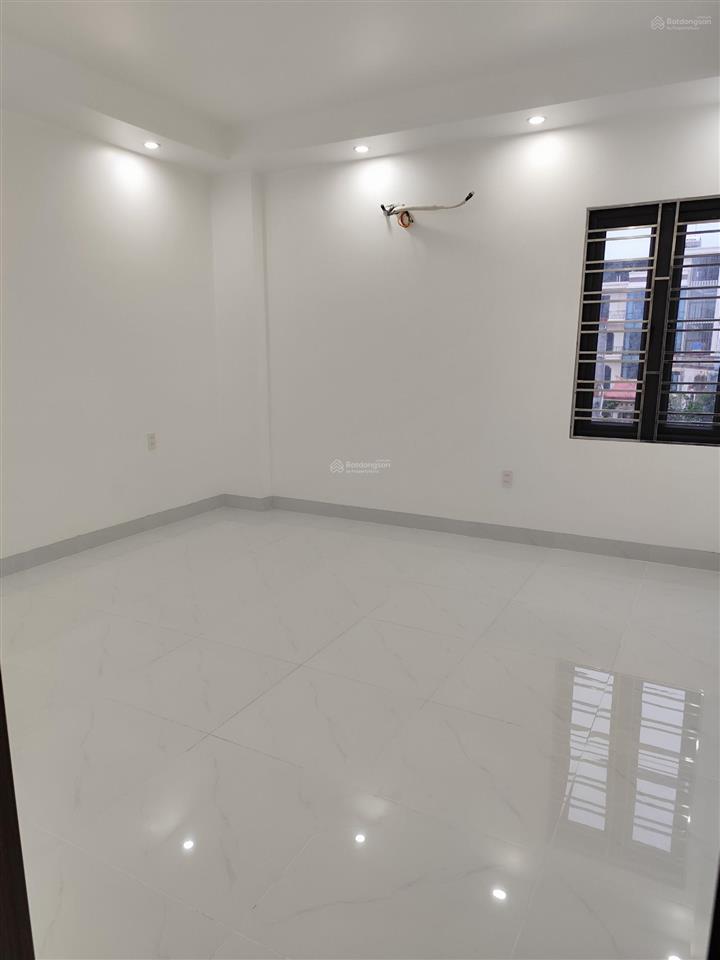Nhà độc lập xây mới tại phương lưu  đông hải  kinh doanh được loại hình dịch vụ hoặc mở vp
