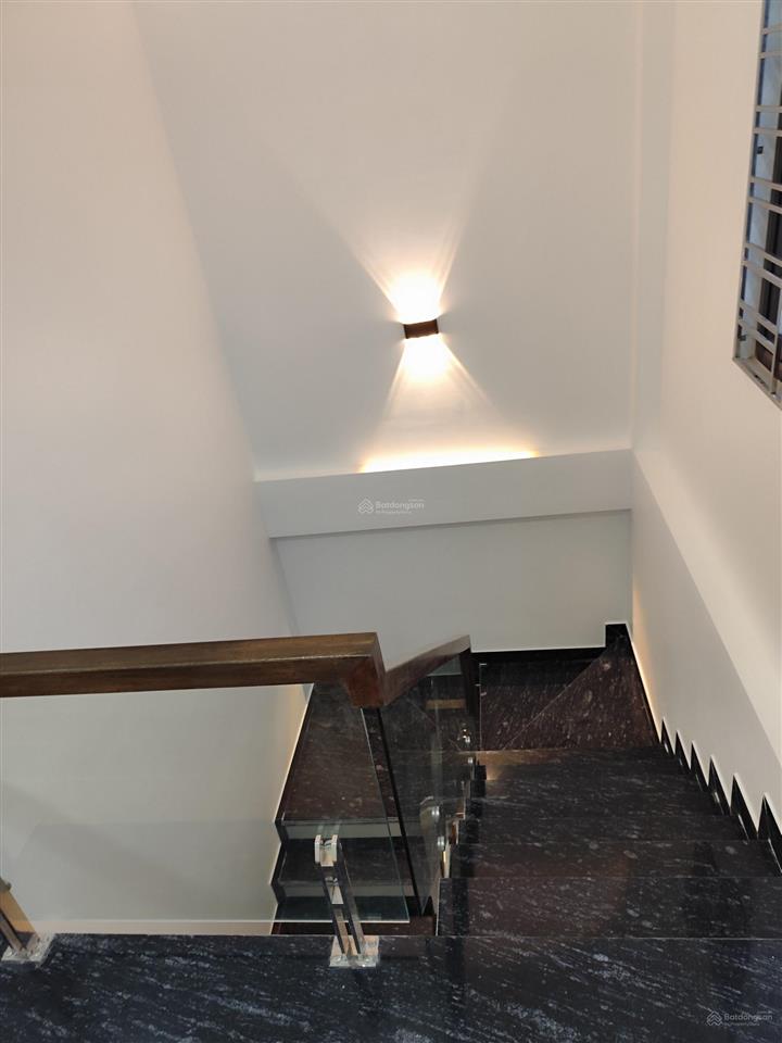 Nhà độc lập xây mới tại phương lưu  đông hải  kinh doanh được loại hình dịch vụ hoặc mở vp