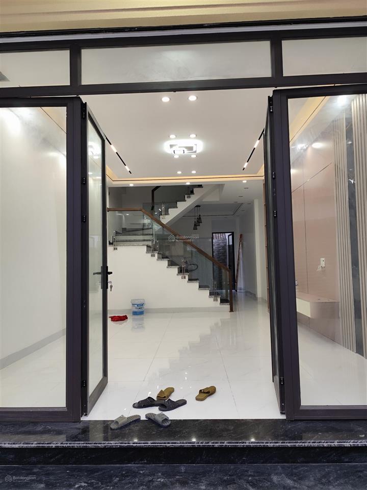 Nhà độc lập xây mới tại phương lưu  đông hải  kinh doanh được loại hình dịch vụ hoặc mở vp