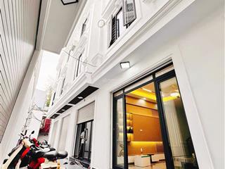 84/cv bán nhà căn nhà xây mới , độc lập phố tôn đức thắng. ngõ nông thuận tiện đi lại