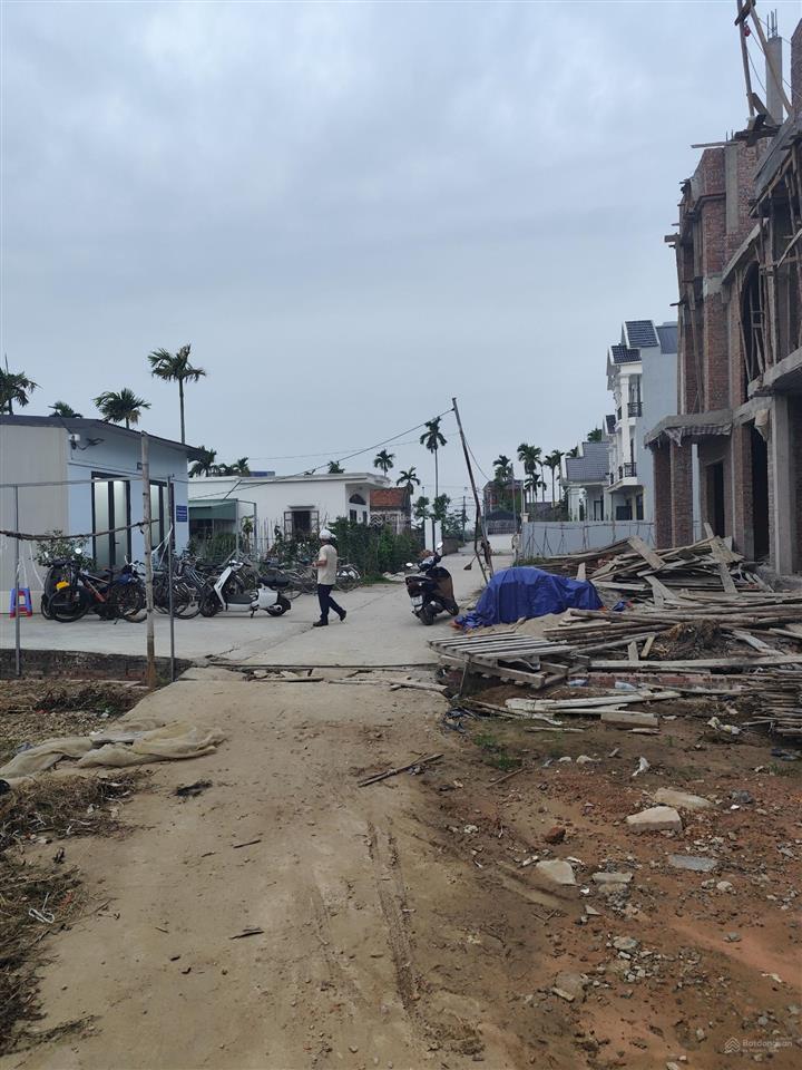 Chính chủ bán đất tại đào yêu  hồng thái nay là phường an hải. nằm ngay gần trục đường chính