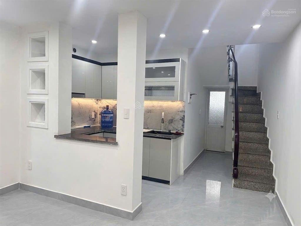 279 mt / bán nhà đường trần nguyên hãn