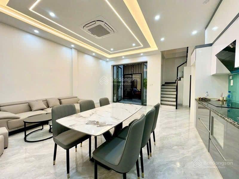 Bán nhà lương khánh thiện đi bộ ra vườn hoa trần phú