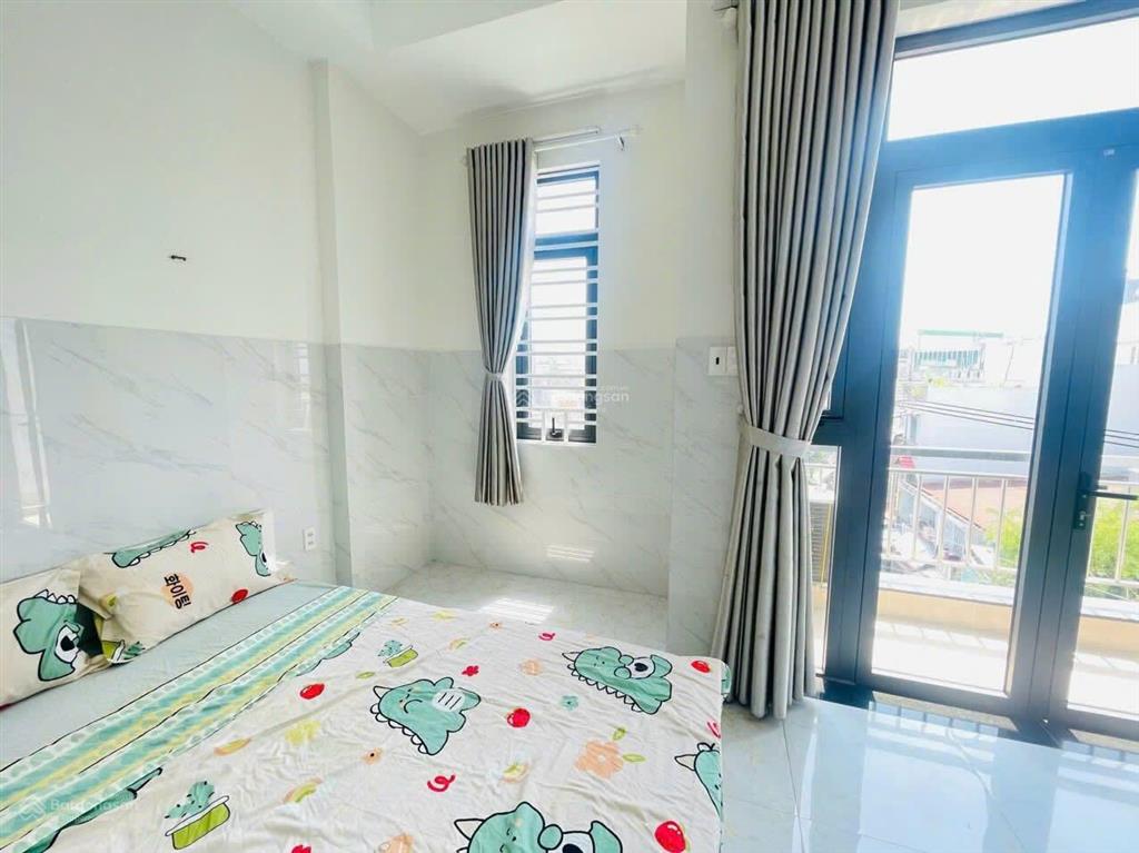 Cho thuê căn hộ studio ban công 27m² chỉ 4tr2 gần ufm, kcx tân thuận, cầu phú mỹ