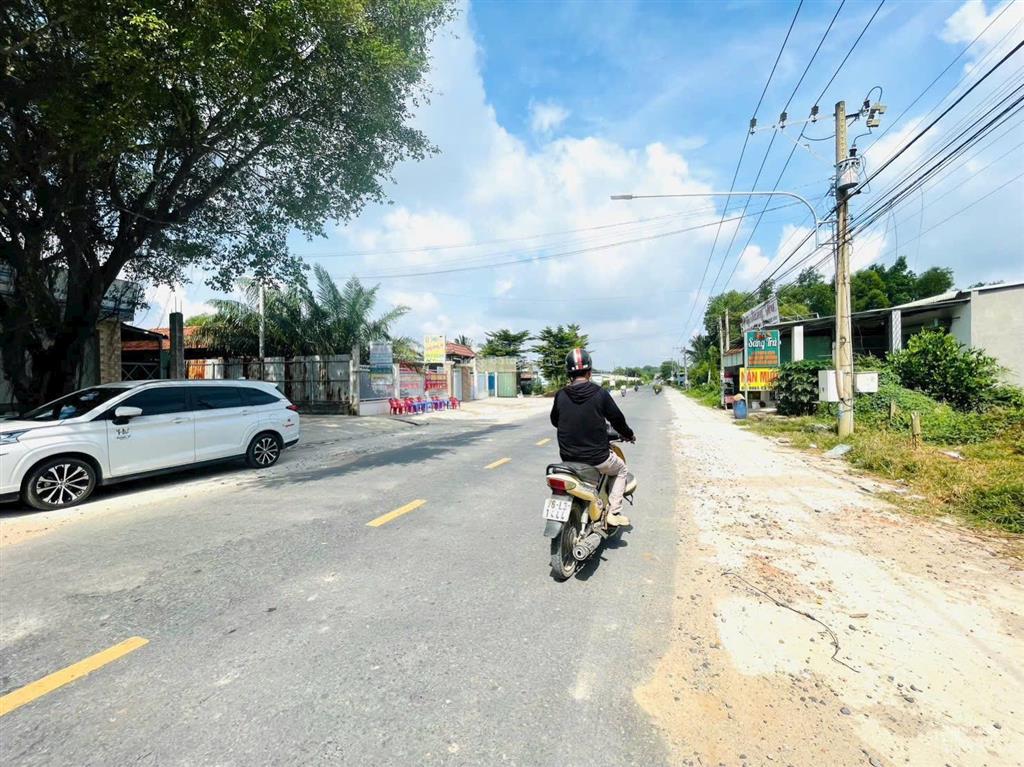 Bán gấp đất đẹp đường nông trường cách đt782 chỉ 900m, kcn phước đông chỉ 2km, đường dẫn cao tốc