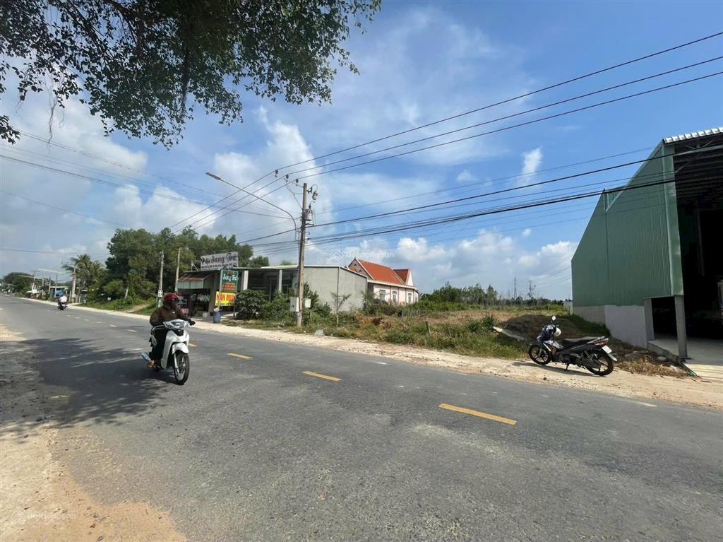 Bán gấp đất đẹp đường nông trường cách đt782 chỉ 900m, kcn phước đông chỉ 2km, đường dẫn cao tốc