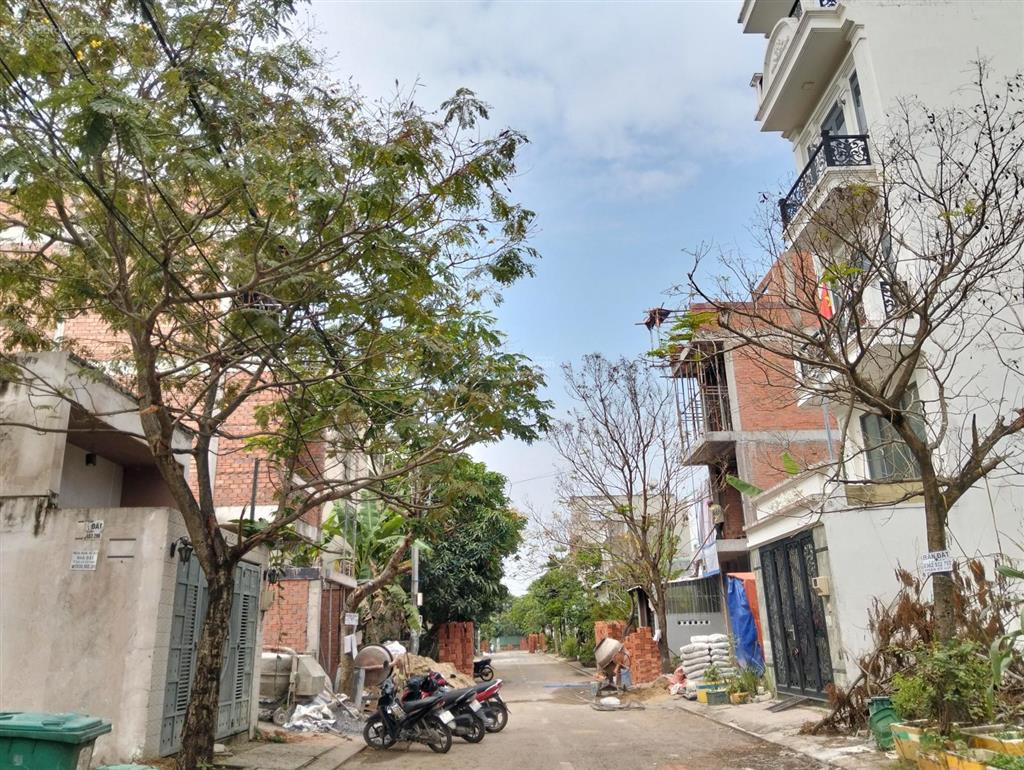 Bán lô đất nền góc 2 mặt tiền cực đẹp 92m2 ( 6.4m14.5m) đường số 1 long trường. chỉ 4.5 tỷ bớt lộc
