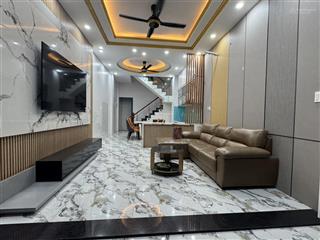 Bán nhà 3 tầng mới xây đối diện vinhomes nguyễn xiển. đường ôtô thông, tránh nhau. giá chỉ 5.1 tỷ.