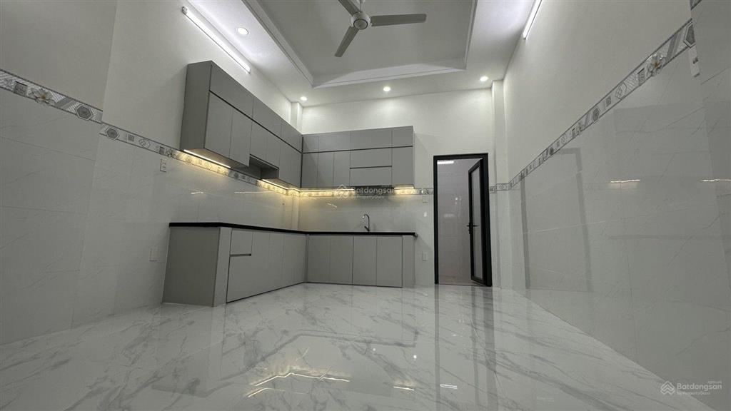 Bán nhà 4 tầng mới xây kế bên vinhomes. dt 74m2 4pn, 4wc ôtô ngủ trong sân nhà. giá 5.5 tỷ bớt lộc