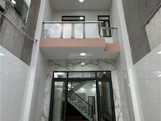 Bán nhà 4 tầng mới xây kế bên vinhomes. dt 74m2 4pn, 4wc ôtô ngủ trong sân nhà. giá 5.5 tỷ bớt lộc