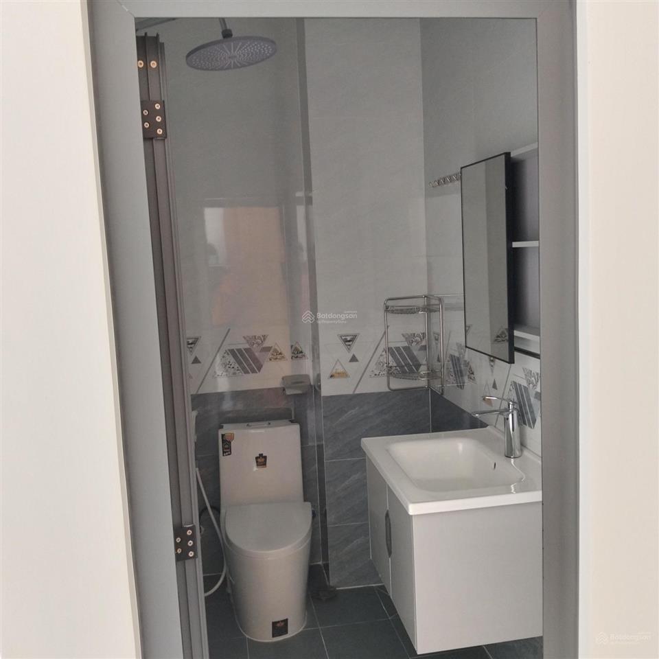 Bán nhà 4 tầng mới xây kế bên vinhomes. dt 74m2 4pn, 4wc ôtô ngủ trong sân nhà. giá 5.5 tỷ bớt lộc