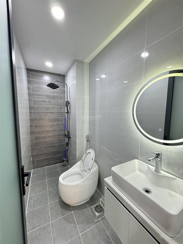 Bán nhà 4 tầng mới xây 60m24pn5wc đường 102 tăng nhơn phú a. ôtô 7 chỗ ngủ trong nhà. giá 6.5 tỷ.