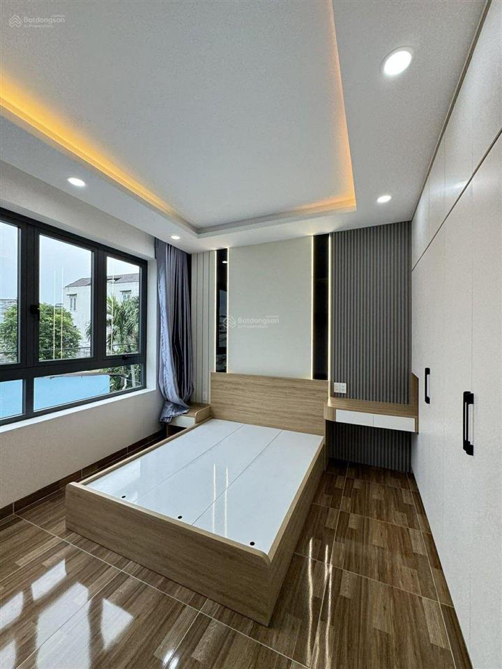 Bán nhà 4 tầng mới xây 60m24pn5wc đường 102 tăng nhơn phú a. ôtô 7 chỗ ngủ trong nhà. giá 6.5 tỷ.