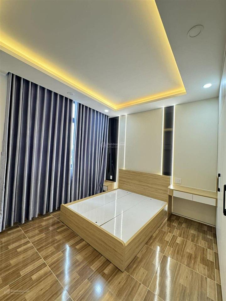 Bán nhà 4 tầng mới xây 60m24pn5wc đường 102 tăng nhơn phú a. ôtô 7 chỗ ngủ trong nhà. giá 6.5 tỷ.