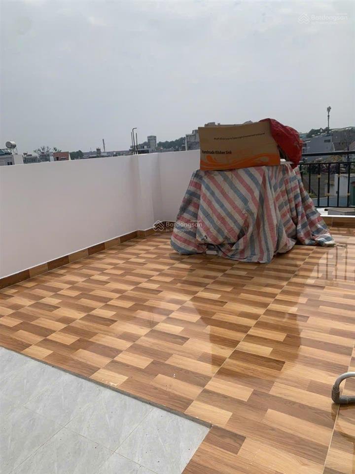 Bán nhà 4 tầng mới 3 mặt tiền 68m2, 5pn, 5wc đường số 10 tăng nhơn phú b quận 9. giá 7.5 tỷ bớt lộc