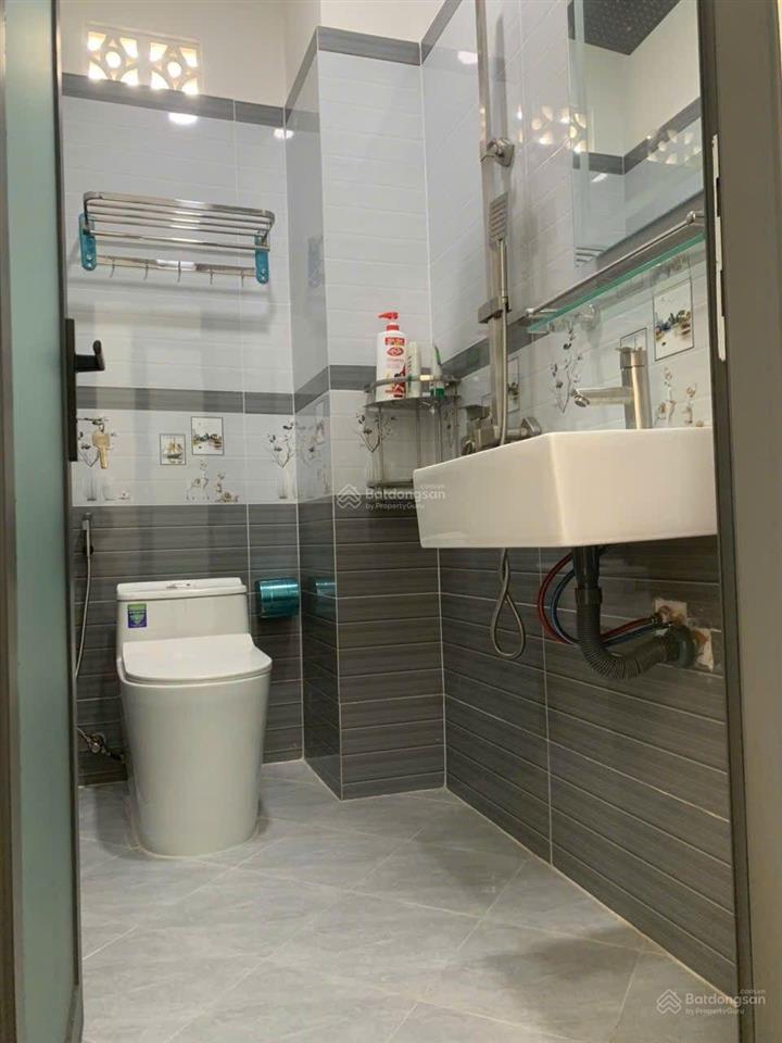 Bán nhà 4 tầng mới 3 mặt tiền 68m2, 5pn, 5wc đường số 10 tăng nhơn phú b quận 9. giá 7.5 tỷ bớt lộc