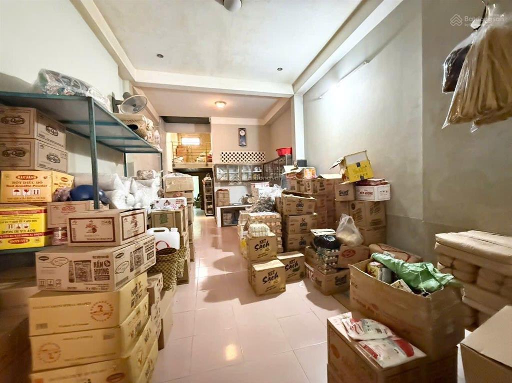 Bán nhà mặt tiền đường số 4 phường phước bình quận 9. dt 98m2. đường 10m vỉa hè 2 bên. giá 10 tỷ.