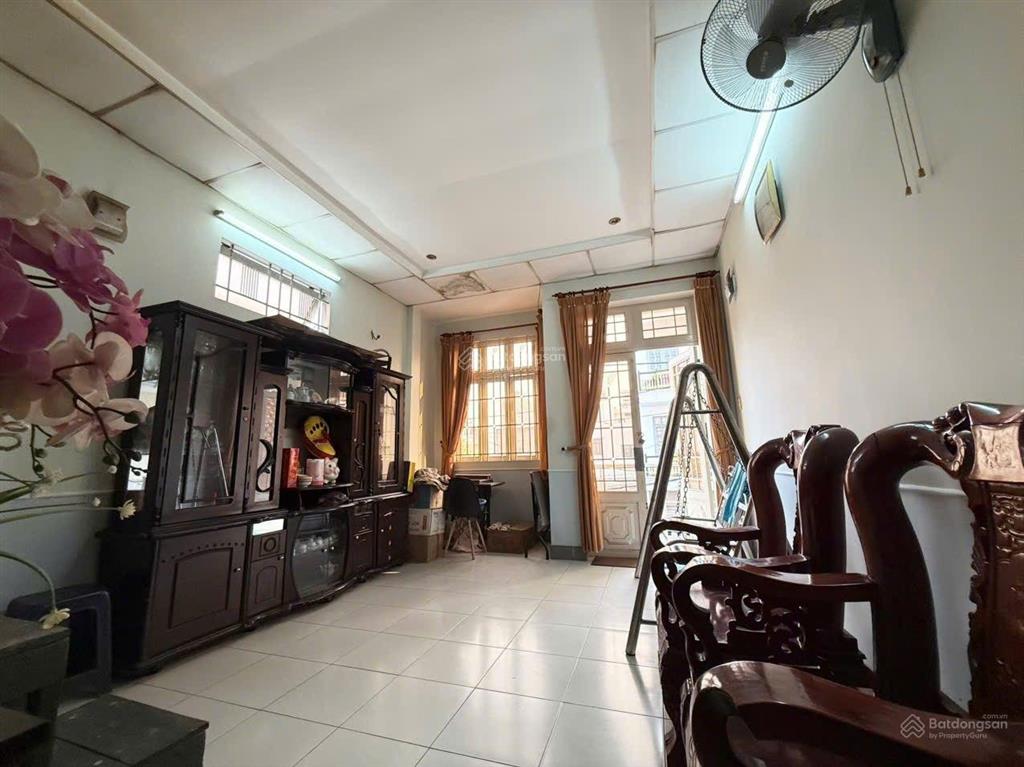 Bán nhà mặt tiền đường số 4 phường phước bình quận 9. dt 98m2. đường 10m vỉa hè 2 bên. giá 10 tỷ.