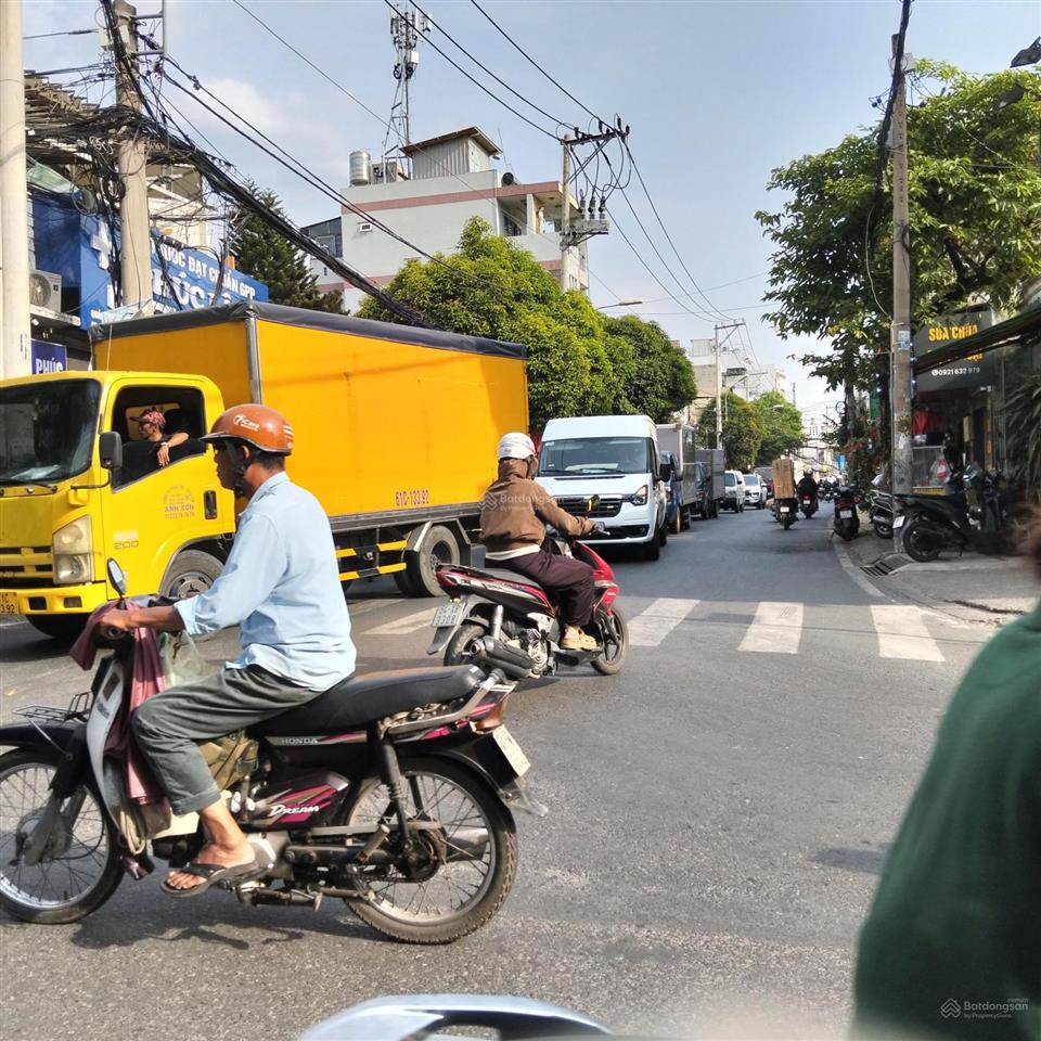 Bán nhà đường 339 đỗ xuân hợp, đường ôtô tránh nhau thông tứ tung. ngang 5m bề thế  3pn. giá 5.6
