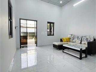 Bán nhà đường 339 đỗ xuân hợp, đường ôtô tránh nhau thông tứ tung. ngang 5m bề thế  3pn. giá 5.6