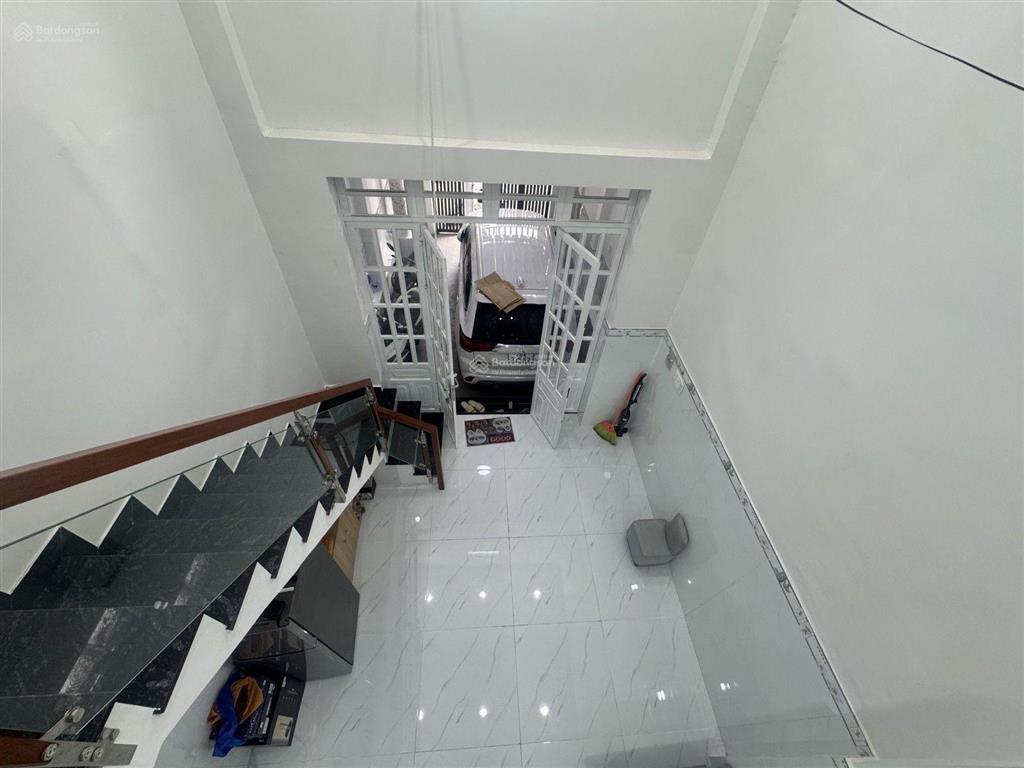 Bán nhà mặt tiền đường số 3 kế bên đình phong phú, lê văn việt. ôtô ngủ trong nhà. giá chỉ 5.5 tỷ .